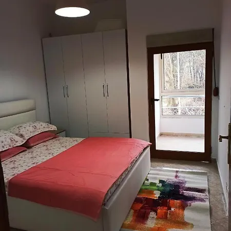 Lovely 2 * غوليم