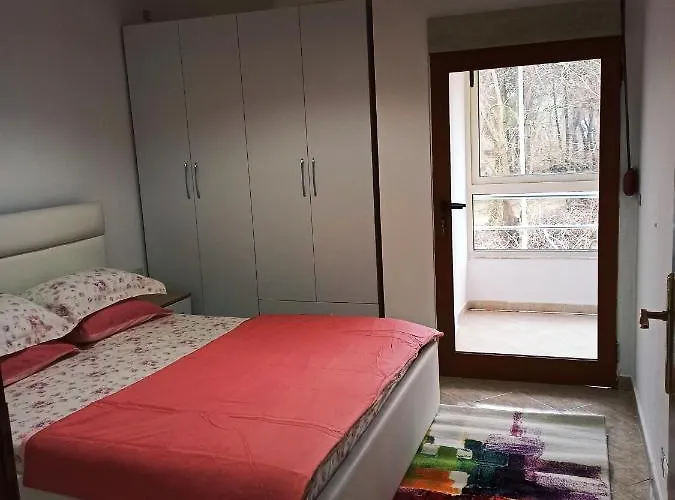 Lovely 2 * Golem (Tirana)