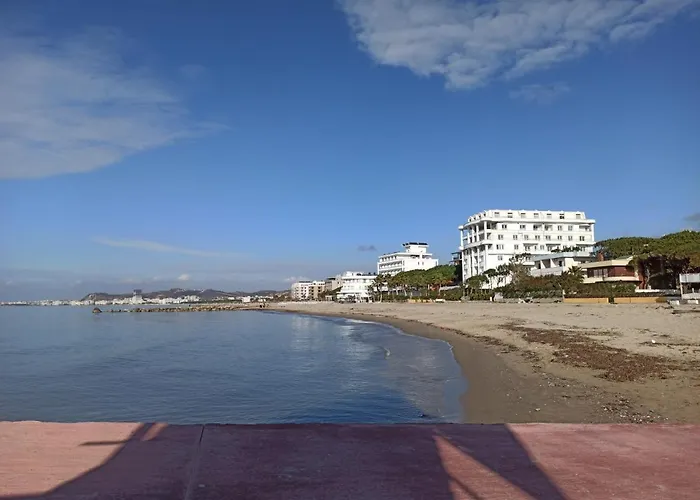 Lovely 2 Apartment *